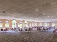Cottonwood Suites Savannah Hotel & Conference Center プーラーのホテル