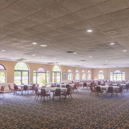 Cottonwood Suites Savannah Hotel & Conference Center