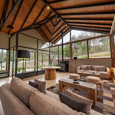 Altos Ushuaia Hotel & Resto Hotels near Del Diablo Lagoon