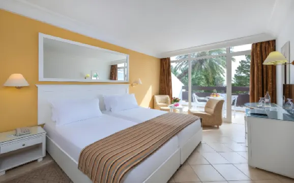 Marhaba Royal Salem - Family Only