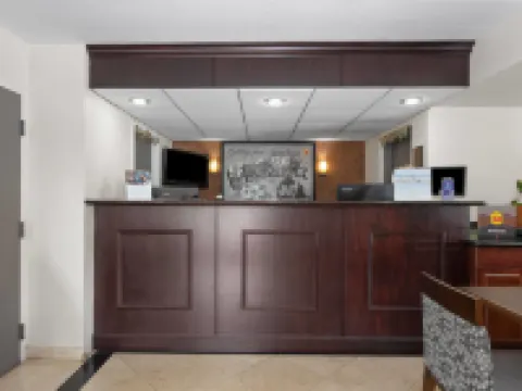 Super 8 by Wyndham Dania/Fort Lauderdale Arpt デイニアのホテル