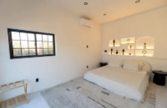 The Nicho House: 4Bd Ultra-Modern Adobe: Walk to Plaza