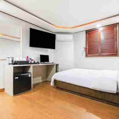 Motel Palace Rooms