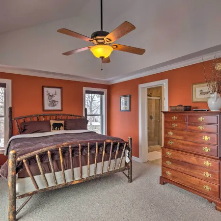 Family Home w/ Decks & Sunset Views in Beech Mtn!