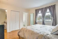 2 Mi to Beach: Falmouth Group Getaway w/ Game Room - Parkplatz