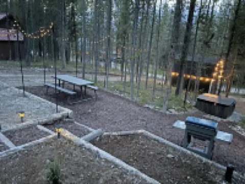 Whistling Moose - Mountain view