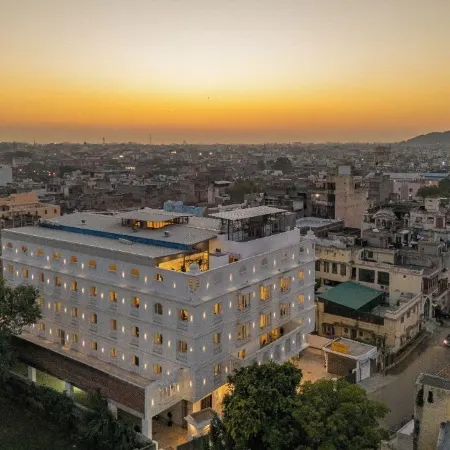 The Hosteller Bam Jaipur, Hawa Mahal