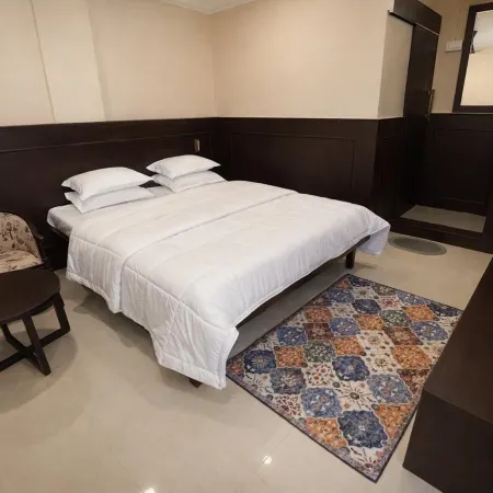 Landmark Inn