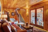 Hilltop Hideaway - Country Houses
