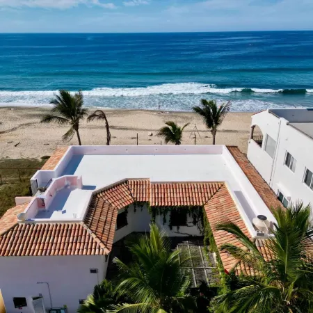 Cerritos Beach Inn