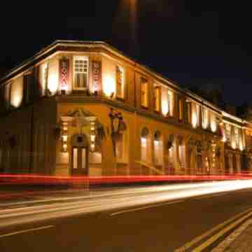 The Townhouse Sutton Hotel Exterior