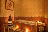 Amani Hotel Suites & Spa - Hot Tub