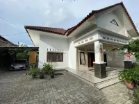 Homestay Pangandaran by Simply Homy - Pensions