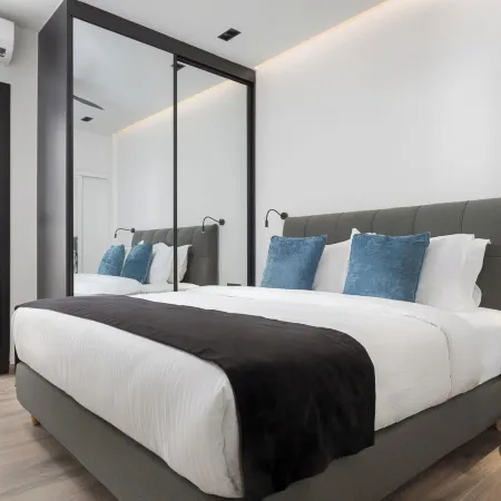 Glyfada Lux Olive Suites - Aura & Glow