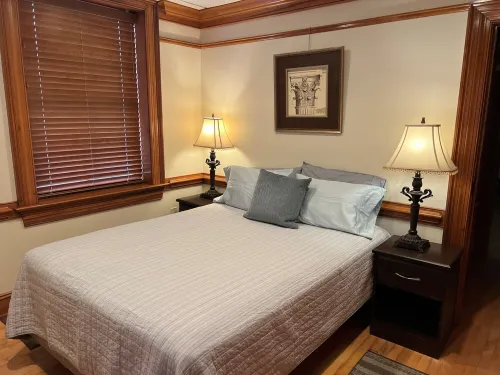 Historic Downtown Condo-1 Bedroom