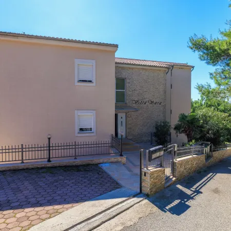 Apartment Villa Sara