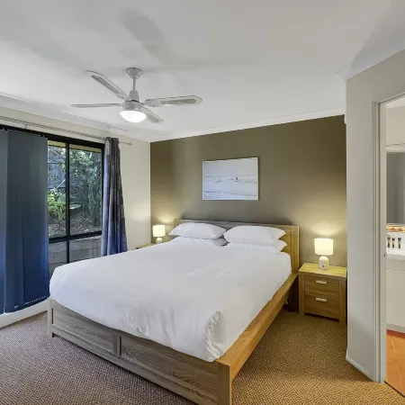 Our Haven: 4-Bed Escape Near Beach & Mogo Trails