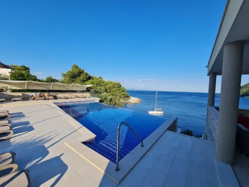 Villa Mirosa - Homestays