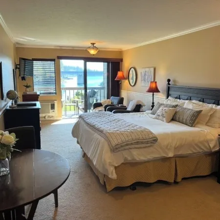 Bigfork Waterfront Condo Отели в г. Бигфорк