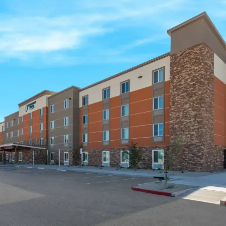 WoodSpring Suites Tolleson - Phoenix West Отели рядом с достопримечательностью «Концертная площадка Ak-Chin Pavilion»