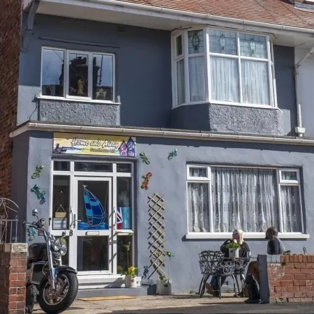 Home and Away Guesthouse