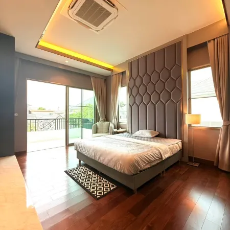 Luxury house near Suvarnabhumi Airport