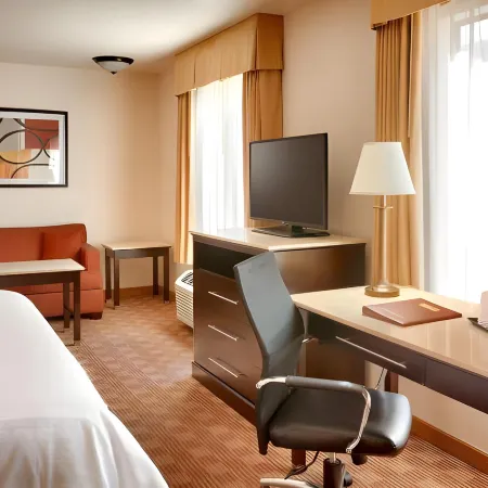 Cortona Inn and Suites Anaheim Resort