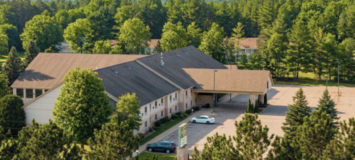 All Seasons Resort Hotels in Kalkaska County