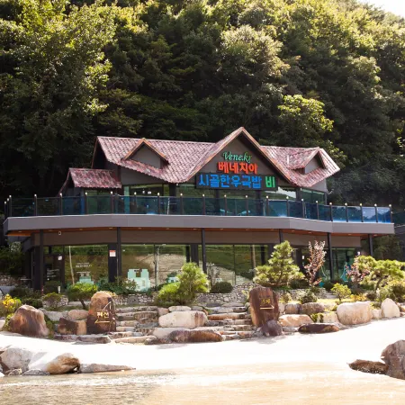 Ulsan Venezia Pension Отели рядом с достопримечательностью «Водопад Paraeso»