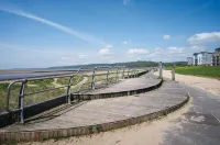 Beach View - 2 Bedroom Apartment - Llanelli - 3-Star