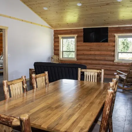 Log Inn Bonners Ferry