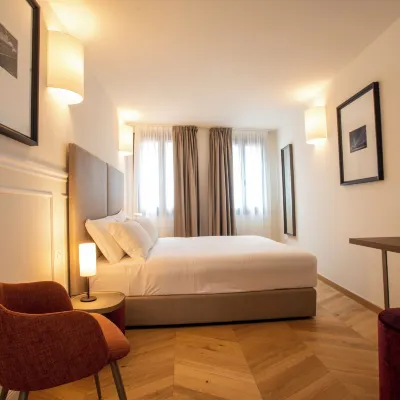 Fenice Studios Hotels near Teatro La Fenice