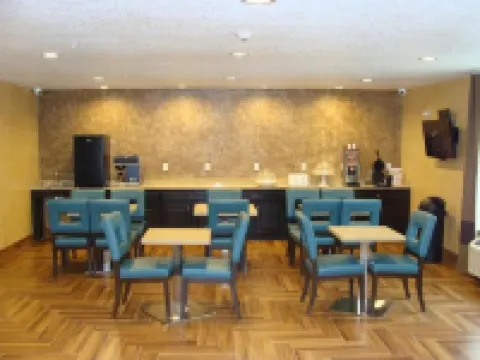 West Worth Inn & Suites White Settlement