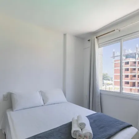 Condominium w/ Pool and Steps fr/ the Beach - Srcs
