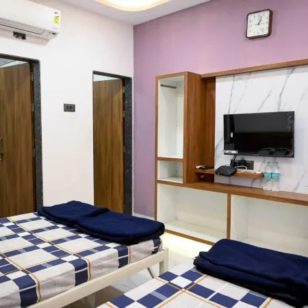 Laxman AC Lodge Jejuri by Martandbhairav Hospitality Llp
