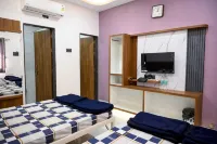 拉克斯曼空調旅館（由Martandbhairav Hospitality LLP運營） - 2 星級