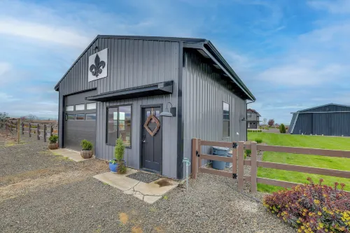 Uncork & Unwind: Scenic Walla Walla Escape - 4-Star