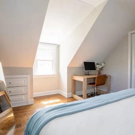 Family Cottage with 4 King Beds