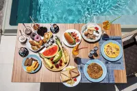 Volta Suites and Villas - breakfast