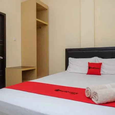 RedDoorz Near Taman Pantai Alam Indah Tegal