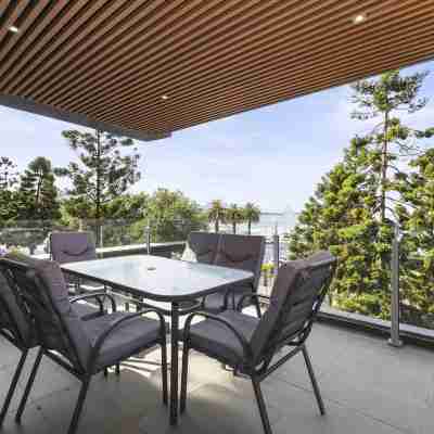 Waterfront Apartment With Stunning Bay Views Others