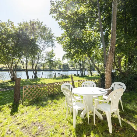GuestReady - A Haven by the River