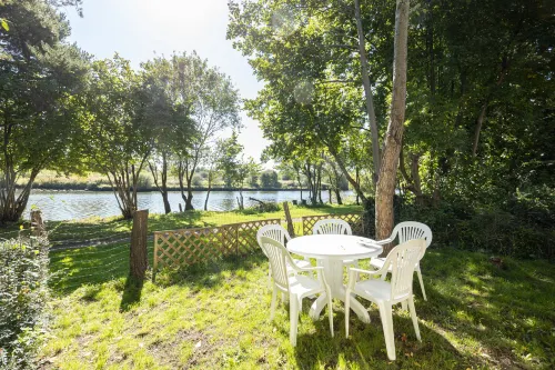 GuestReady - A Haven by the River