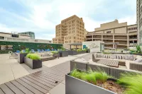 Walkable Dallas Unit Near Deep Ellum, Pets Welcome - Condos