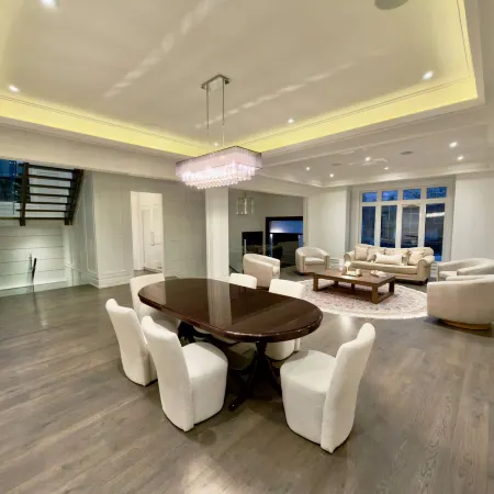 Luxurious 5-Bedroom House in Toronto - Modern Elegance Awaits