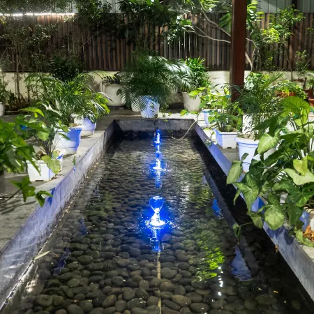 Udman Hotel Panchshila Park Отели рядом с достопримечательностью «Национальный институт технологии моды»