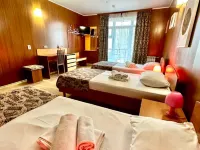 Evraziya Park Mini-Hotel 巴泰斯奇酒店