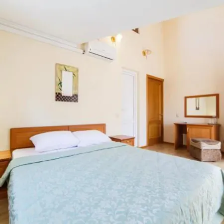 Laura Mini-Hotel