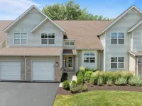Pool, Beach Walk & Lake Views in Fontana - Villas