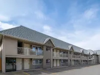 Econo Lodge Inn & Suites Hotels near Crawford